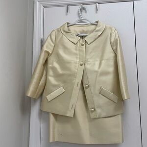 True Vintage 1960s  light yellowish Jacket and Skirt Set